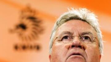 Hiddink, durante la rueda de prensa.