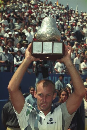 Acapulco
* 1993, 1994, 1995 y 1996
Grand Slams
*1x Roland Garros