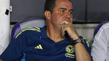 Andre Soares Jardine head coach of America during the 15th round match between Mazatlan FC and America as part of the Liga BBVA MX, Torneo Apertura 2025 at El Encanto Stadium, on October 24, 2025 in Mazatlan, Sinaloa, Mexico.