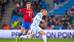 Norway's forward Erling Braut Haaland (R) and Czech Republic's defender David Zima vie for the ball during the friendly football match between Norway and Czech Republic in Oslo on March 22, 2024. (Photo by Annika Byrde / NTB / AFP) / Norway OUT