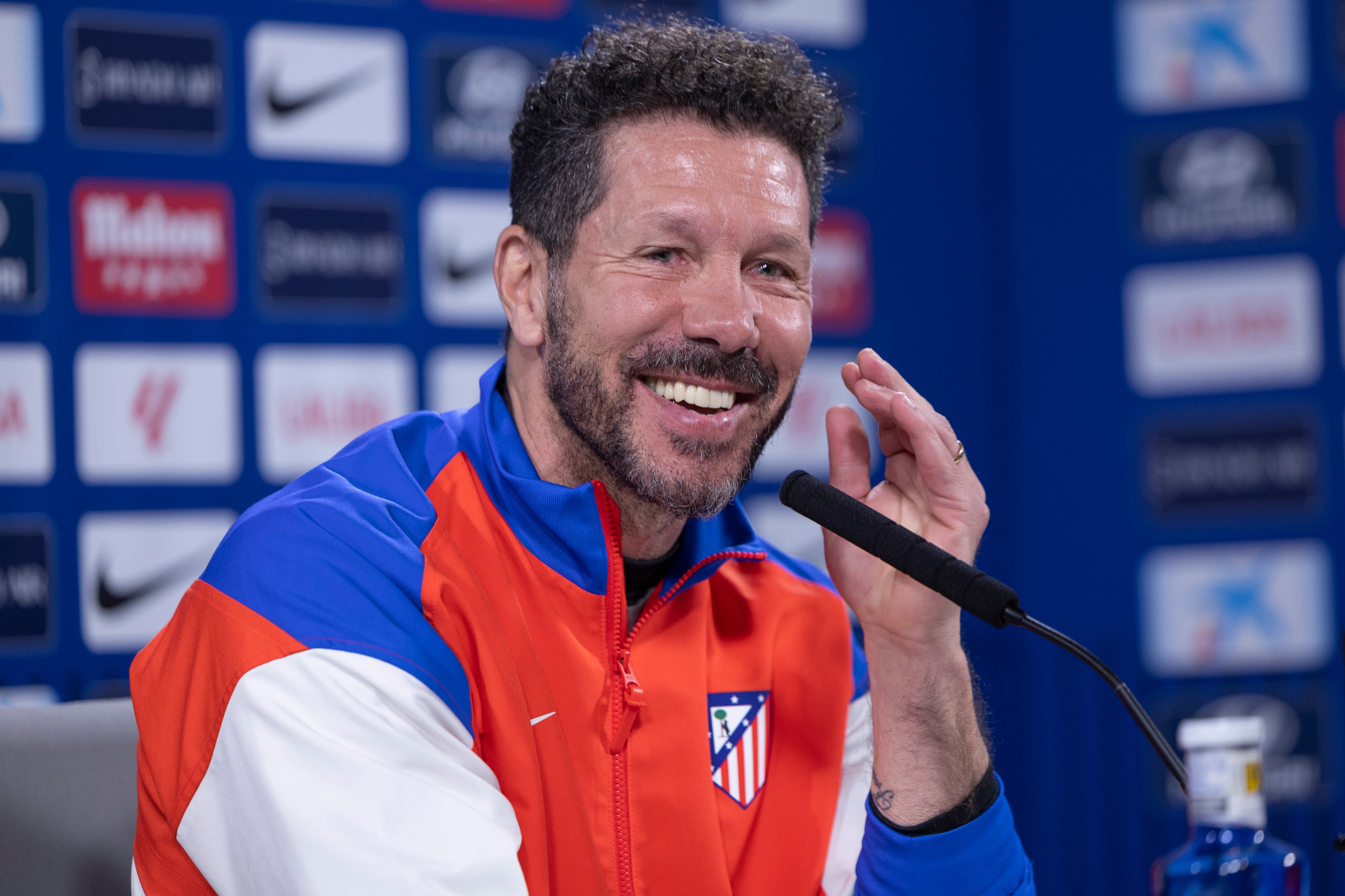 Simeone: Cuando te enfrentas a grandes rivales tienes que estar preparado para resistir