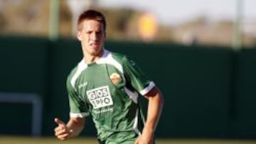 Mario Pasalic se entrenó ayer y espera debutar hoy ante el Betis