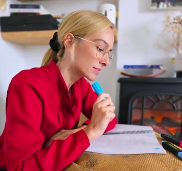 La impresionante casa de Kira Miró y Salva Reina en pleno centro de Madrid: vanguardista y con chimenea eléctrica
