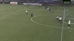 Nico Castillo se lució en la práctica: ¡golazo de taco!