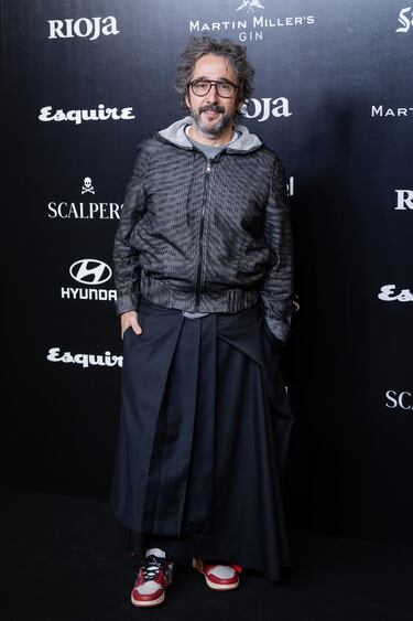 Diego Guerrero posa en el photocall de la gala de entrega de los Premios Hombres del Año Esquire en el Casino de Madrid.