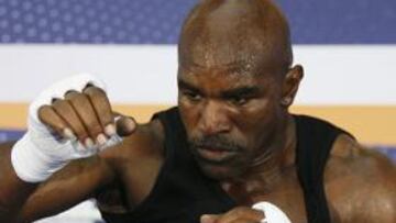 <b>EL QUINTO.</b> Holyfield buscar ante Botha su quinto título mundial de los pesados.