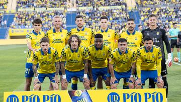 19/04/25 PARTIDO PRIMERA DIVISION
LAS PALMAS - ATLETICO DE MADRID
EQUIPO ONCE FORMACION