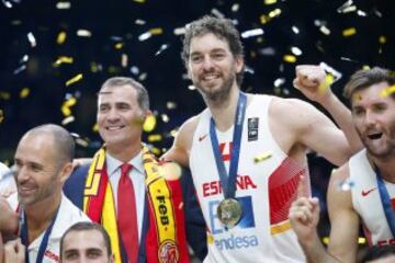 Celebración de los españoles por la medalla de oro conseguida.