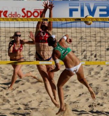 Barbara Seixas De Freitas de Brasil contra Britta Buthe de Alemania durante la final femenina por la medalla de bronce