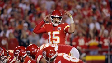 KANSAS CITY, MISSOURI - OCTOBER 10: Patrick Mahomes #15 of the Kansas City Chiefs audibles during the 2nd half of the game against the Las Vegas Raiders at Arrowhead Stadium on October 10, 2022 in Kansas City, Missouri.   David Eulitt/Getty Images/AFP