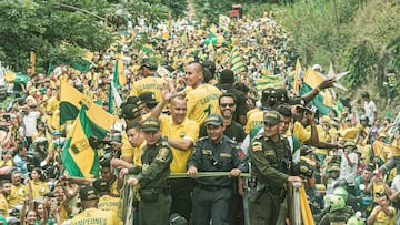 Masivo recibimiento al Atlético Bucaramanga en las calles de la ciudad tras ser campeones de la Liga BetPlay.