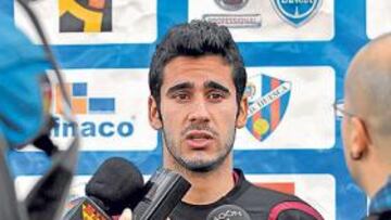 <b>REGRESO. </b>Sastre volverá al once titular del Huesca tras cumplir su partido de sanción.