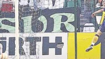 <b>EN EL ÚLTIMO SUSPIRO. </b>En la imagen, Rubén remata a gol cuando el partido estaba a punto de terminar.