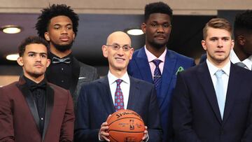 NEW YORK, NY - JUNE 21: NBA Commissioner Adam Silver (C) poses with NBA Draft Prospects Trae Young, Marvin Bagley III, Deandre Ayton and Luka Doncic before the 2018 NBA Draft at the Barclays Center on June 21, 2018 in the Brooklyn borough of New York City. NOTE TO USER: User expressly acknowledges and agrees that, by downloading and or using this photograph, User is consenting to the terms and conditions of the Getty Images License Agreement.   Mike Lawrie/Getty Images/AFP
 == FOR NEWSPAPERS, INTERNET, TELCOS &amp; TELEVISION USE ONLY ==