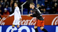 BUENOS AIRES, ARGENTINA - JULY 17: Lucas Beltran of River Plate celebrates after scoring the first goal of his team during a match between Velez Sarsfield and River Plate as part of Liga Profesional 2022 at Jose Amalfitani Stadium on July 17, 2022 in Buenos Aires, Argentina. (Photo by Marcelo Endelli/Getty Images)