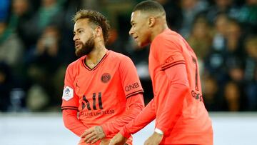Soccer Football - Ligue 1 - AS Saint-Etienne v Paris St Germain - Stade Geoffroy-Guichard, Saint-Etienne, France - December 15, 2019 Paris St Germain's Kylian Mbappe celebrates scoring their second goal with Neymar REUTERS/Emmanuel Foudrot