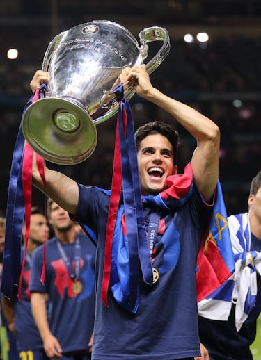 El defensa español formó parte del filial del Barcelona desde 2009 hasta 2012, año en el que dio el salto al primer equipo donde estuvo hasta 2016, jugando un total de 103 partidos en los que marcó 6 tantos. Con el filial jugó 81 encuentros y marcó 3 goles. Sumó a su palmarés cinco Ligas españolas, dos Copas del Rey, una Supercopa de España, dos Champions League, una Superocopa de Europa y un Mundial de Clubes. 