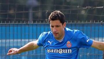 Joan Capdevila se entrena al margen del grupo.