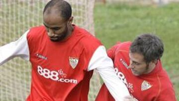 <strong>ESPERANZA.</strong> El posible regreso de Kanoute, una gran noticia para un Sevilla que no pasa por su mejor momento.