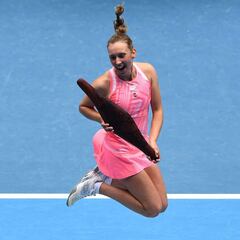 Mertens anula a Kanepi para levantar su sexto título