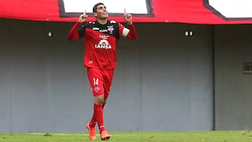 Futbol, Nublense vs Colo Colo.
 El jugador de Nublense Sebastian Varas, celebra su gol contra Colo Colo durante el partido por Copa Chile disputado en el estadio Bicentenario Nelson Oyarzun.
 Chillan, Chile.
 09/06/2018
 Jose Carvajal/Photosport
 
 Footba