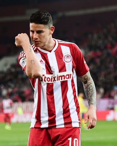 El colombiano fichó por el equipo heleno la temporada 2022-23 donde jugó 23 encuentros y marcó 5 goles. 