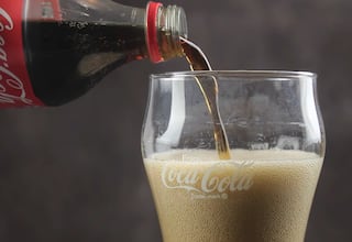 Un estadounidense replica la fórmula de la Coca-Cola tras un año de investigación y análisis de química orgánica: “Sabores naturales”