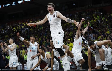 

Otro de los jugadores que no ha necesitado una carrera muy longeva en Europa para meterse en esta lista. Dos temporadas (más algunos partidos en la 2015-16) le han bastado. A la NBA se marchó con el título de la Euroliga logrado por los blancos en Belgrado (2018), donde el esloveno había sido el mejor de la Final Four. También lo fue de la temporada en un año en el que, además, repetía como Jugador Emergente (2017 y 2018).
