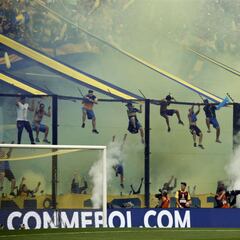 La Bombonera 'rocking' in first leg of Libertadores Superclasico