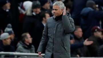 El t&eacute;cnico luso del Manchester United, Jos&eacute; Mourinho, durante un partido.