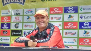 El técnico del Huila en la rueda de prensa luego del partido ante Atlético Nacional