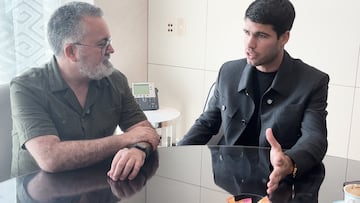 Alcaraz no se corta y opina sobre quienes dicen que no es profesional y le gusta la fiesta: la metáfora final va a encantar