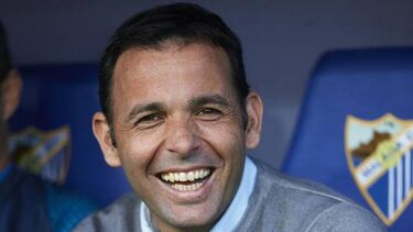 Villarreal to turn back to Javi Calleja after sacking Luis García