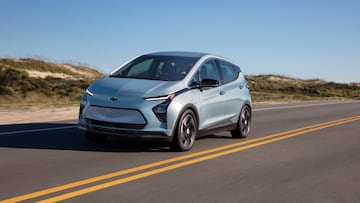 Chevrolet Bolt EUV 2022 puesta a prueba en el camino.