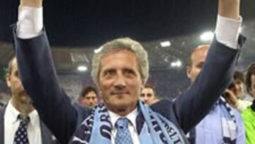 <b>SE ACABARON LOS BUENOS TIEMPOS. </B>La crisis económica de su empresa y del mundo del fútbol obliga a Cragnotti a vender el Lazio