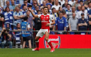 Fotos: La brillante actuación de Alexis en la final de FA Cup