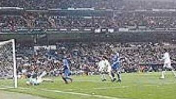 <b>MADRID RESPONDIÓ. </b>Más de 65.000 personas acudieron anoche al Santiago Bernabéu y dieron calor a un encuentro muy entretenido.