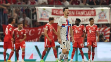 El Bayern de M¨²nich celebra un gol con Lewandowski en primer plano.