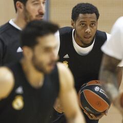 El Madrid y el Barça pelean por la supervivencia en la Euroliga