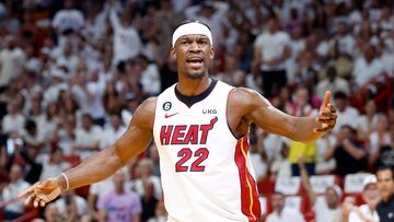 Miami (United States), 12/05/2023.- Miami Heat forward Jimmy Butler reacts to a non-call during the first half of the NBA basketball Eastern Conference Semifinals playoff game six between the Miami Heat and the New York Knicks at the Kaseya Center in Miami, Florida, USA, 12 May 2023. (Baloncesto, Estados Unidos, Nueva York) EFE/EPA/RHONA WISE SHUTTERSTOCK OUT
