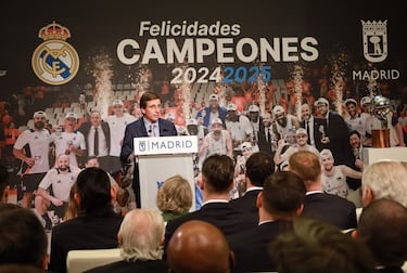 El alcalde José Luis Martínez-Almeida durante la recepción en el Ayuntamiento. 