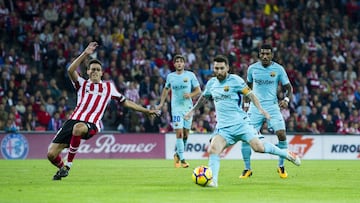 BILBAO, SPAIN - OCTOBER 28: Lionel Messi of FC Barcelona scoring goal during the La Liga match between Athletic Club Bilbao and FC Barcelona at San Mames Stadium on October 28, 2017 in Bilbao, Spain. (Photo by Juan Manuel Serrano Arce/Getty Images)