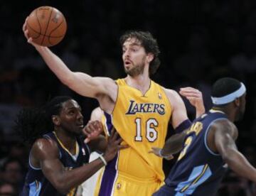 Pau llegó a Los Angeles Lakers en 2008. Con el conjunto angelino ganó dos anillos de la NBA, el 2009 y 2010.