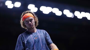 Andrey Rublev avanza a cuartos de final en Viena.