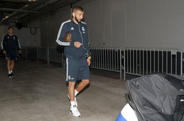 Karim Benzema llegando al Hard Rock Stadium de Miami para comenzar la sesión de entrenamiento. 