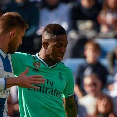 Vinicius debió ver la segunda amarilla, según Iturralde