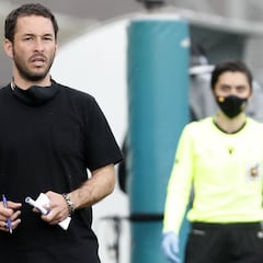 El Atlético tantea para su banquillo a Óscar Fernández, revelación con el Madrid CFF