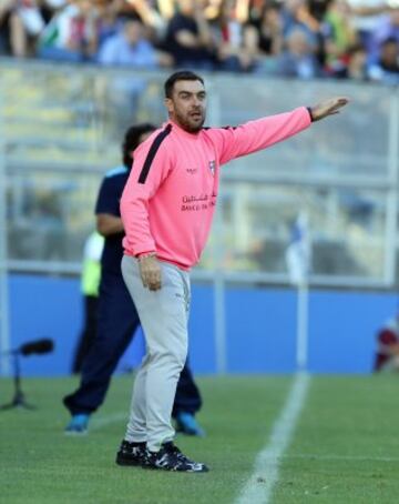 El técnico de Palestino fue el más destacado a lo largo del año. Con un plantel lejos en recursos y de las planillas de los clubes grandes, instauró una idea de juego que sostuvo y los mantuvo como protagonistas permanentes.