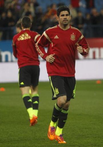 Diego Costa en el calentamiento.