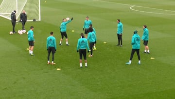 Los malabares de Cristiano en la última práctica del Madrid